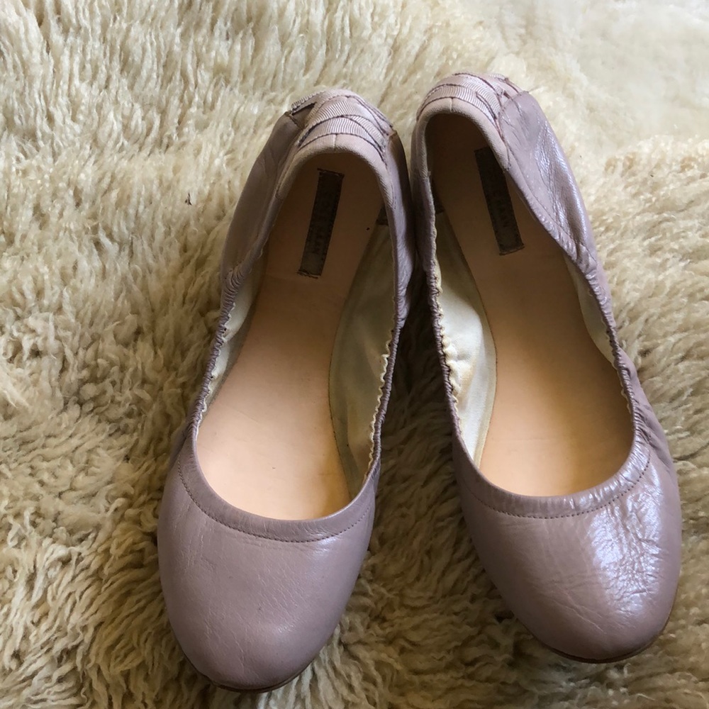 Beautiful lilac Cole Haan ballet flats.